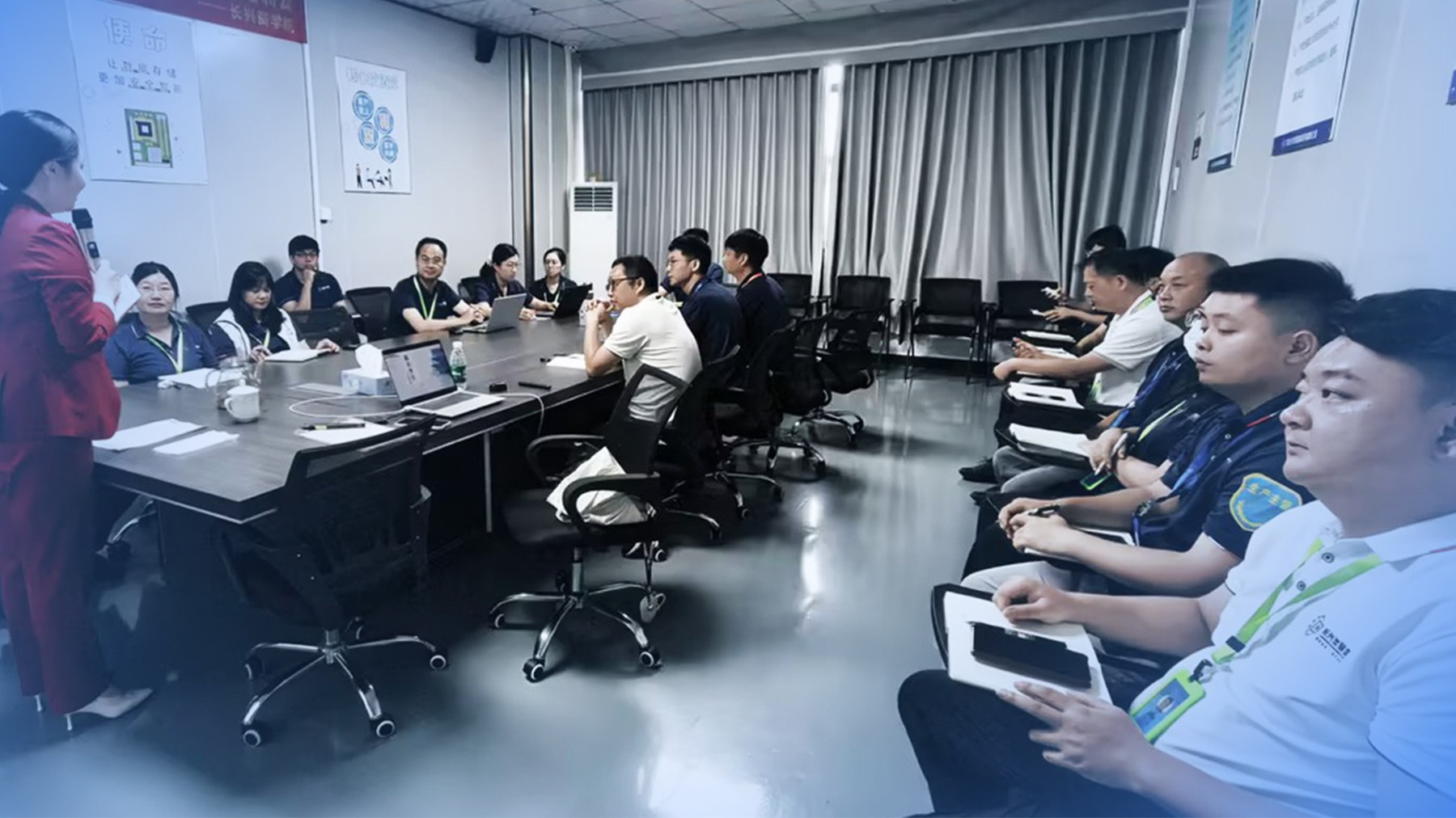 参会人员.jpg